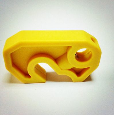 Cierre moldeado color amarillo fácil de utilizar 9g del disyuntor del caso proveedor